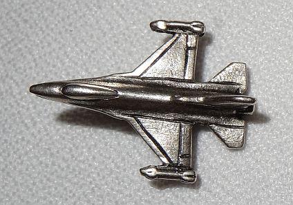 F-16 Falcon model na pins