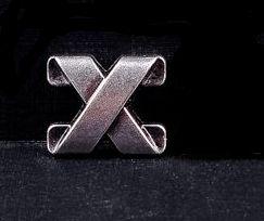 Ozdoba emblemat X na nit